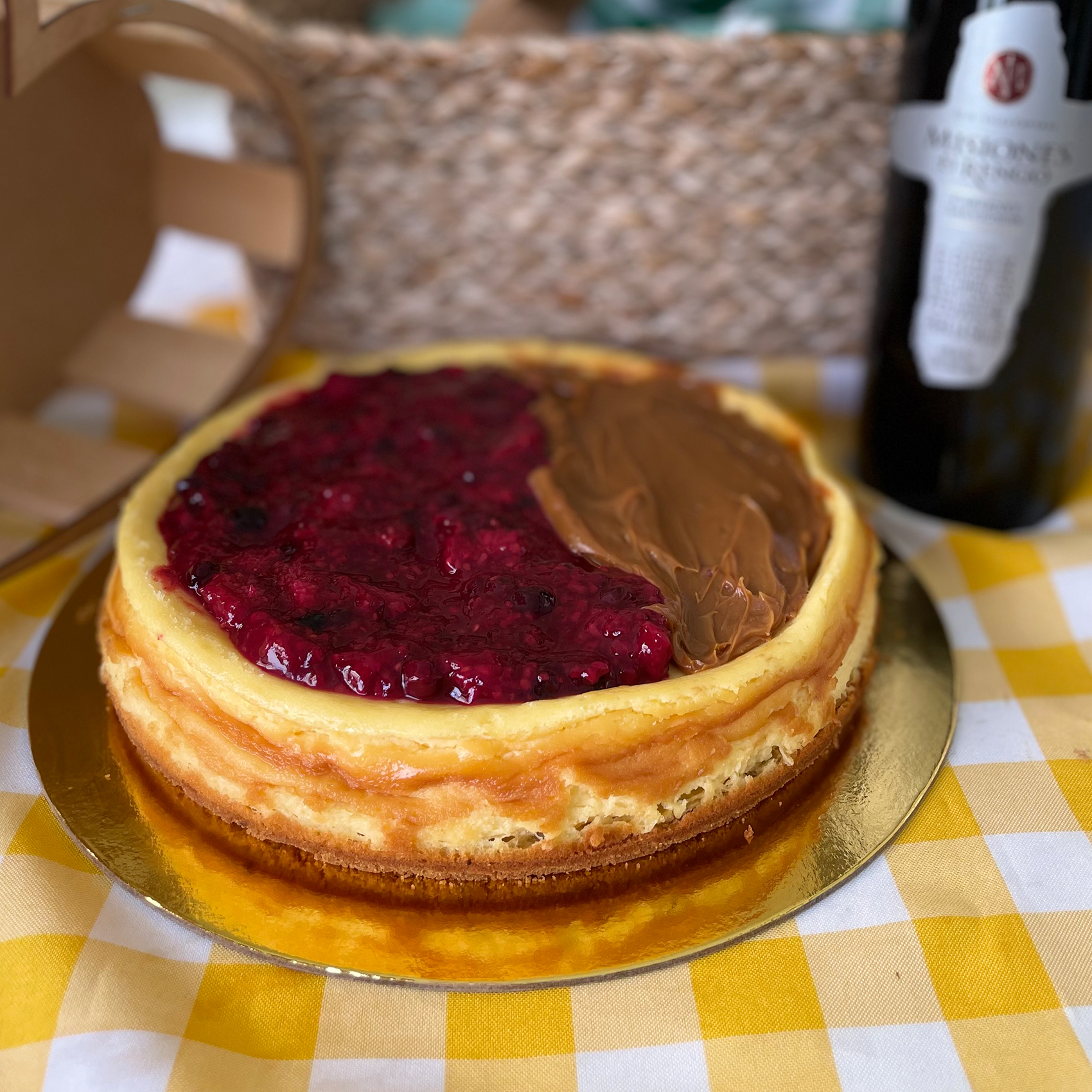 Cheesecake Yin Yang